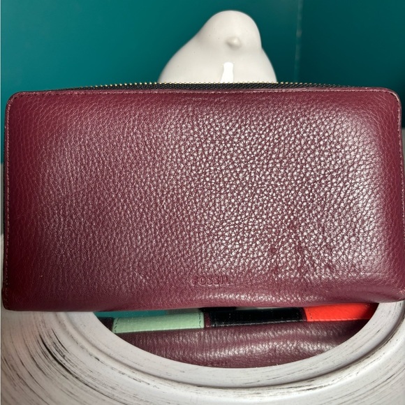 Fossil Red and Pink Geometric Patchwork Leather Wallet - Picture 2 of 4